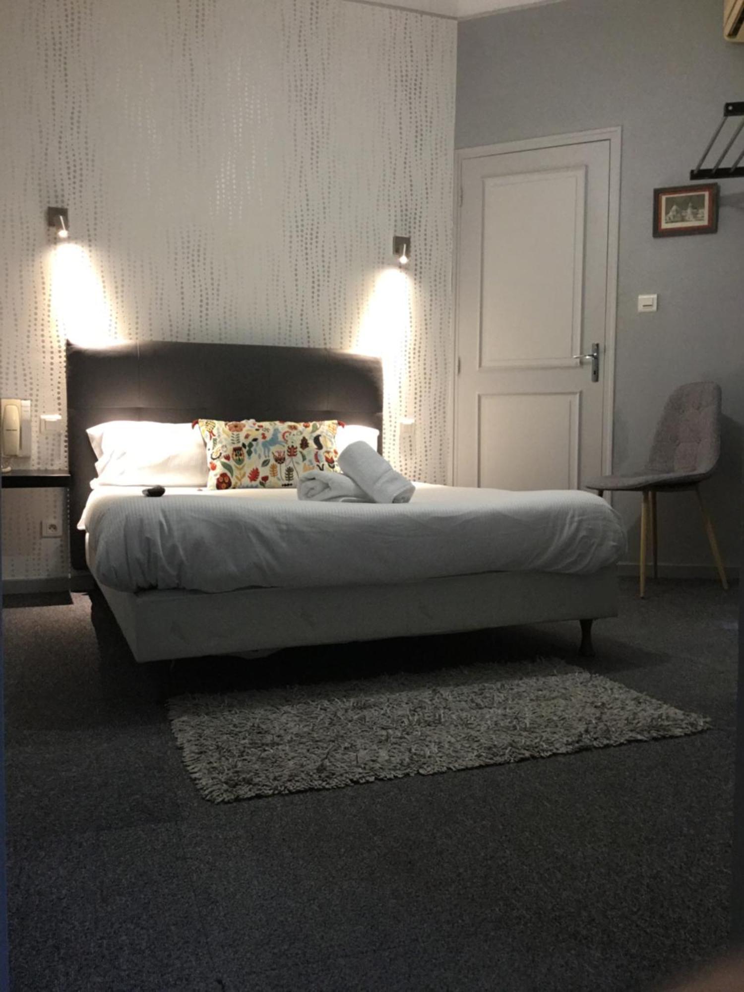 Hotel Le Pont Napoleon La Celle-sous-Gouzon エクステリア 写真